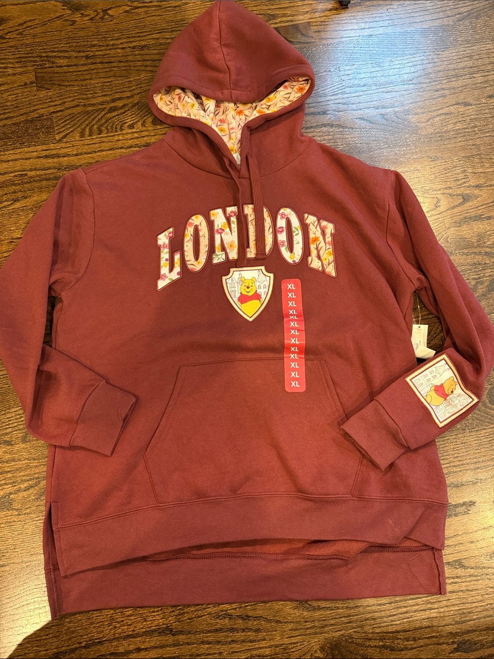 London Graphic Maroon Hoodie Sweatshirt woman’s xl